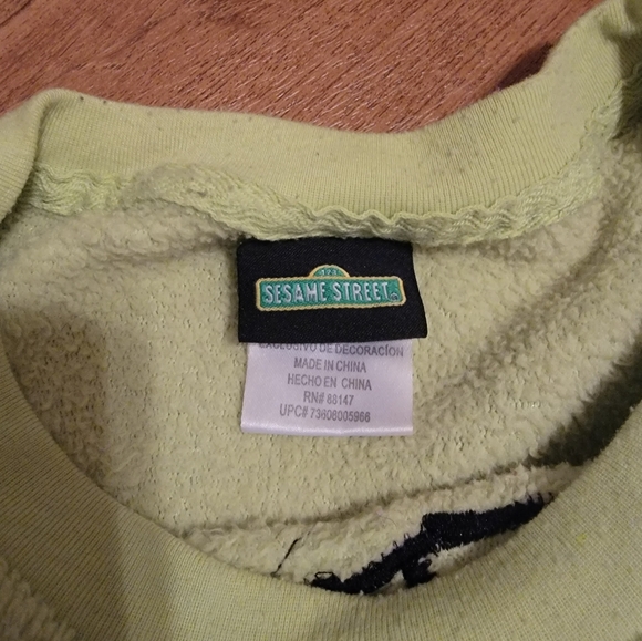 Women's Oscar the Grouch PJs - Picture 7 of 7